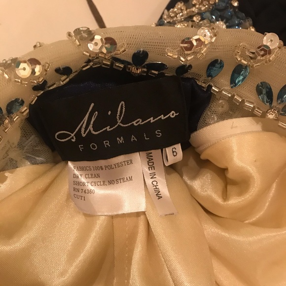 Prom dress with swarovski crystals. Only worn once - Picture 5 of 6